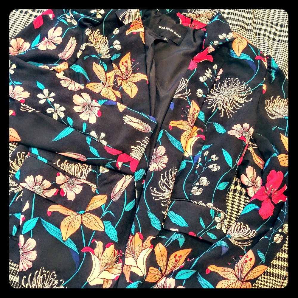 Floral Blazer😍